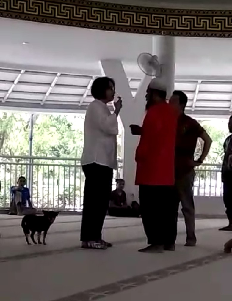 Anjing yang Dibawa Masuk Masjid di Sentul Ditemukan Mati Anjing yang Dibawa Masuk Masjid di Sentul Ditemukan Mati