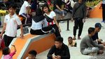 Potret Warga Menikmati Taman Spot Budaya