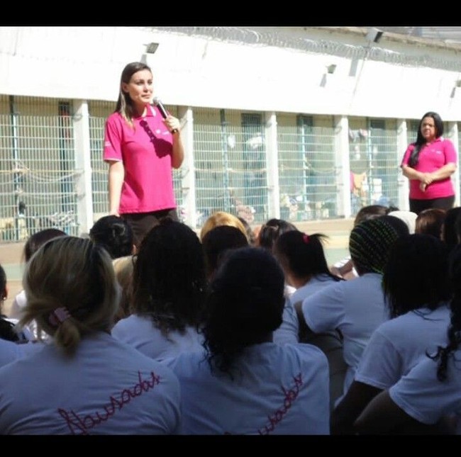 Andressa pun diangkat sebagai penasihat parlemen untuk komisi Hak Asasi Manusia. Tugas Andressa adalah melakukan penyuluhan dan tugas sosial lainnya. Foto: Dok. Instagram