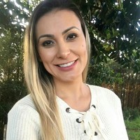 Andress bahkan mengaku telah mati suri. Setelah ia sadar dari kematian singkatnya, Andressa mengaku kembali ke jalan Tuhan. Foto: Dok. Instagram