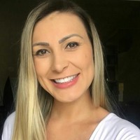 Dengan tegas, wanita yang sempat menjadi pemuka agama itu mengaku keluar dari gereja. Foto: Dok. Instagram