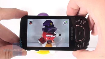 Kameranya sendiri memiliki resolusi 5MP, cukup besar kala itu. Foto: YouTube/PhoneArena