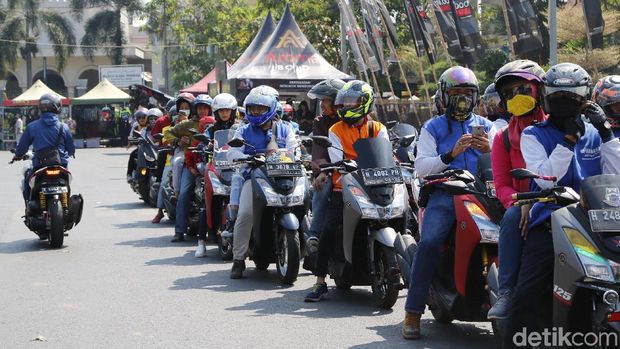 City touring diikuti oleh puluhan motor MAXI Series Yamaha