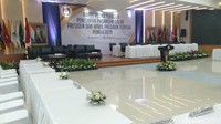 KPU bersolek jelang penetapan presiden-wakil presiden terpilih. Serangkaian persiapan dilakukan di lokasi yang akan dipergunakan untuk menetapkan presiden-wapres terpilih usai Mahkamah Konstitusi (MK) menolak gugatan Prabowo Subianto-Sandiaga Uno. (Foto: Ibnu/detikcom)