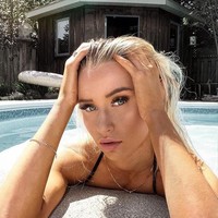 Mikayla pun memukau para penggemarnya dengan penampilannya saat berada di gym, pantai, dan kolam berenang. Foto: Dok. Instagram @mikaylademaiter