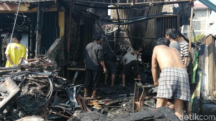 Polisi Duga Kebakaran di Tanah Abang karena Korsleting