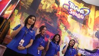 Senyum ramah para pegawai Trans Studio Mall Cibubur.