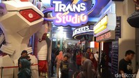 Bulan depan, tepatnya Juli 2019, taman rekreasi indoor terbesar di Indonesia, Trans Studio Mall Cibubur rencananya akan segera dibuka.