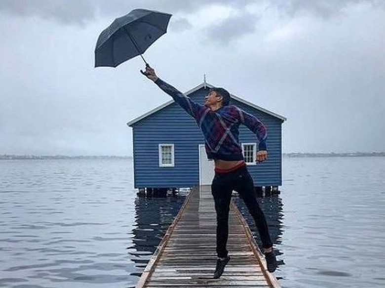 Rumah Mungil Biru di Perth yang Jadi Incaran Turis Asia Untuk Ber-selfie Rumah Mungil Biru di Perth yang Jadi Incaran Turis Asia Untuk Ber-selfie