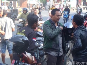Tradisi Nyerep, Juragan Batik Cari Pekerja Pengganti di Jalanan