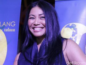 Anggun C Sasmi Mendadak Sedih Lihat Makam BJ Habibie Jadi Objek Selfie