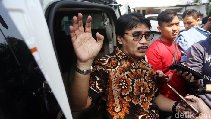 Mantan Menteri Pemuda dan Olahraga Adhyaksa Dault bersilaturahmi ke Ketua DPRD DKI Jakarta Prasetio Edi Marsudi (Pras) di Jalan Imam Bonjol, Jakarta Pusat, Senin (1/7/2019). Adhyaksa juga memberi saran soal pemindahan ibu kota hingga posisi wakil gubernur DKI yang masih kosong.