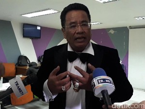 Bantah Lecehkan Iqlima Kim, Hotman Paris Unggah Bukti Dikirimi Foto Seksi