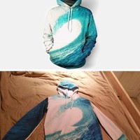Memesan hoodie dengan warna unik, namun barang pesanan ternyata memiliki desain yang buruk. Lengan baju bentuknya malah tak karuan, tidak sesuai dengan gambar.Foto: Istimewa