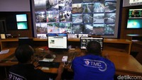 Kamera pemantau pada sistem tilang elektronik ini tidak hanya berfungsi sebagai monitoring. Kamera tersebut juga bisa menganalisis berbagai macam pelanggaran lalu lintas.