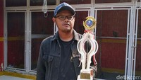 Burung tersebut ditebus oleh Robby Eka Wijaya dari Aristyo Setiawan.