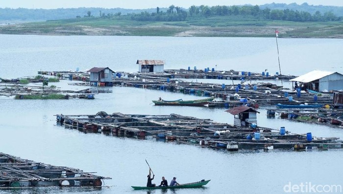 Perahu Wisata Terbalik Di Waduk Kedungombo Boyolali 9 Orang Hilang