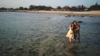 Suasana sore yang tenang, menjadikan pantai ini sangat romantis. (Syahdan Alamsyah/detikcom)