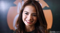 Kini Acha kembali syuting lewat film 99 Nama Cinta. Foto: Noel/detikHOT
