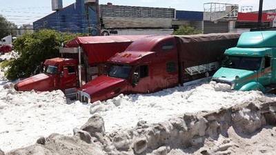 Potret Langka Meksiko Diterjang Badai Salju
