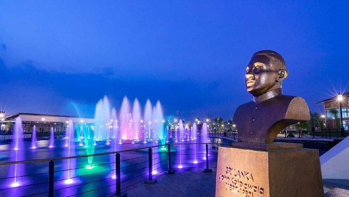 Kota Bandung kini memiliki ruang publik baru bernama Taman Asia Afrika yang berdiri di area lahan Kiara Artha Park, Kiaracondong. Yuk kita lihat.