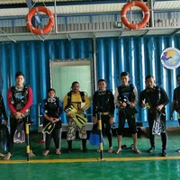 Hijabers 22 tahun ini menjadi satu-satunya wanita yang menekuni dunia pengelasan di kampusnya pada 2013. Foto: facebook izzatiii