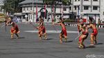 Defile Pasukan dan Aksi Taekwondo Meriahkan HUT Kolinlamil