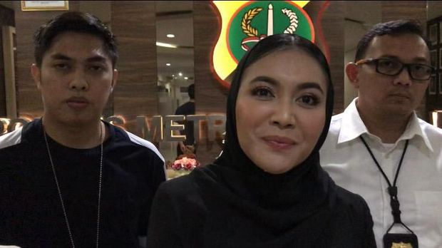 Denada Kehilangan Pekerjaan Gara-gara Kasus Narkoba Jerry Aurum