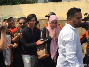 Ini Pernyataan Fairuz A Rafiq Usai Polisikan Galih Ginanjar