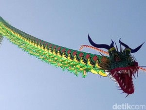 Layang-layang dari Jepang hingga Swedia Hiasi Langit Purworejo