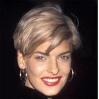 Linda Evangelista merupakan salah satu supermodel ternama di era 80 hingga 90-an. Bersama Naomi Campbell dan Christy Turlington, ia dijuluki sebagai The Trinity karena popularitasnya. Foto: Dok. Brightside