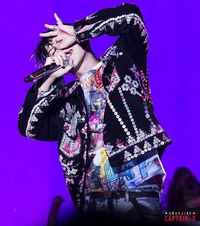 7 Brand Baju Wajib Punya untuk Tampil Sekeren Artis Korea