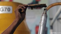 Hasil pembakaran pelet/briket dapat mengasilkan gas yang selajutkan disalurkan ke mesin pembangkit listrik.