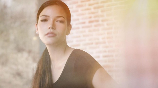 Memiliki tinggi 180 cm, Paweensuda Saetan-Drouin dikenal sebagai DJ dan model sebelum kini menjadi pemenang Miss Universe Thailand 2019. Dia memiliki darah campuran. Ayahnya berasal dari Kanada dan ibunya keturunan Thailand-China. Foto: Instagram @paweensuda