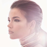 Paweensuda Saetan-Drouin sempat rehat dari berbagai kompetisi kecantikan demi menyelesaikan pendidikannya. Kini wanita cantik itu pun meraih gelar Miss Universe Thailand 2019 dan akan mewakili negaranya di ajang Miss Universe 2019 yang diadakan di Korea Selatan pada akhir tahun ini. Foto: Instagram @paweensuda