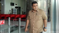 Muhammad Nasir keluar gedung KPK usai menjalani pemeriksaan sebagai saksi, Senin (1/7/2019).