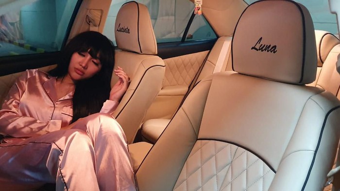 Modifikasi Interior Toyota Camry Lucinta Luna