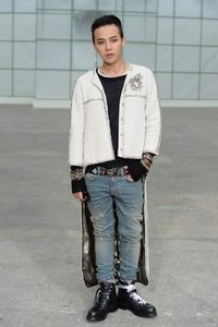 7 Brand Baju Wajib Punya untuk Tampil Sekeren Artis Korea