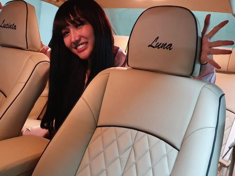Melihat Lagi Lucinta Luna dan Mobil Menteri Miliknya