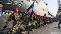 Yel-yel prajurit TNI AL menyemarakkan HUT Kolinlamil.
