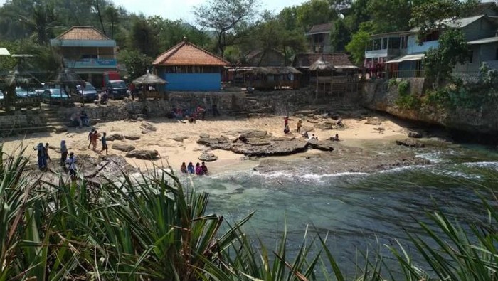 pantai slili