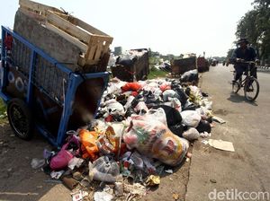 Duh, Sampah Berceceran di Pinggir Jalan Sunter