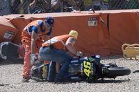 Valentino Rossi saat terjatuh di Assen, Belanda. 