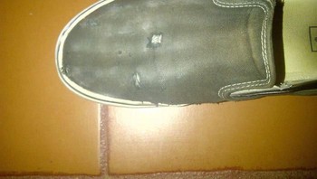 Sepatu yang sering digunakan. Foto: Demilked