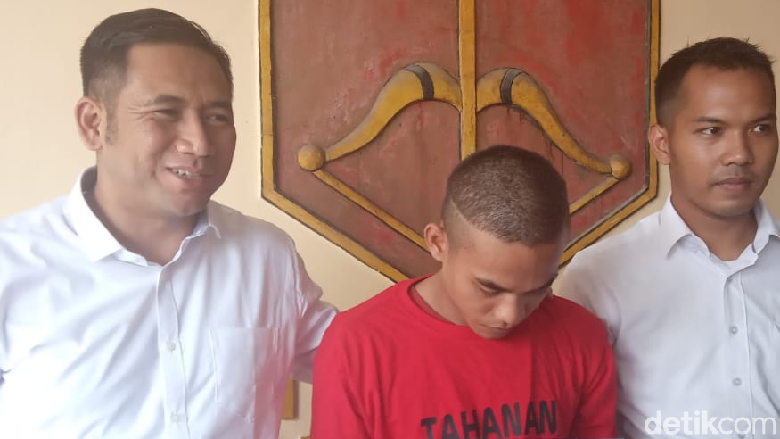 Tak Terima Diputus, Pemuda di Jambi Sebar Foto Bugil Mantan Pacar Tak Terima Diputus, Pemuda di Jambi Sebar Foto Bugil Mantan Pacar