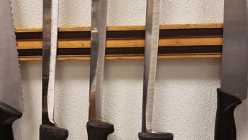 Pisau yang sering dan telah lama digunakan. Foto: Demilked