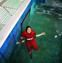 Nur Izzati mengatakan bahwa di masa kecilnya tidak suka bermain dengan boneka. Ia malah bercita-cita ingin menjadi prajurit angkatan darat. Foto: dok. weldfabtech