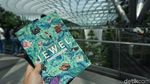 Di Jewel, Bisa Lihat Air Terjun Indoor Tertinggi di Dunia Sambil Makan Burger