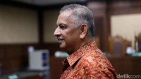 Eks Dirut PLN Sofyan Basir menjalani sidang lanjutan di Pengadilan Tipikor Jakarta, Senin (1/7/2019).