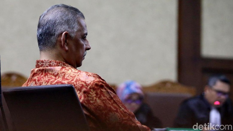 Sofyan Basir Menangis Minta Dibebaskan Sofyan Basir Menangis Minta Dibebaskan